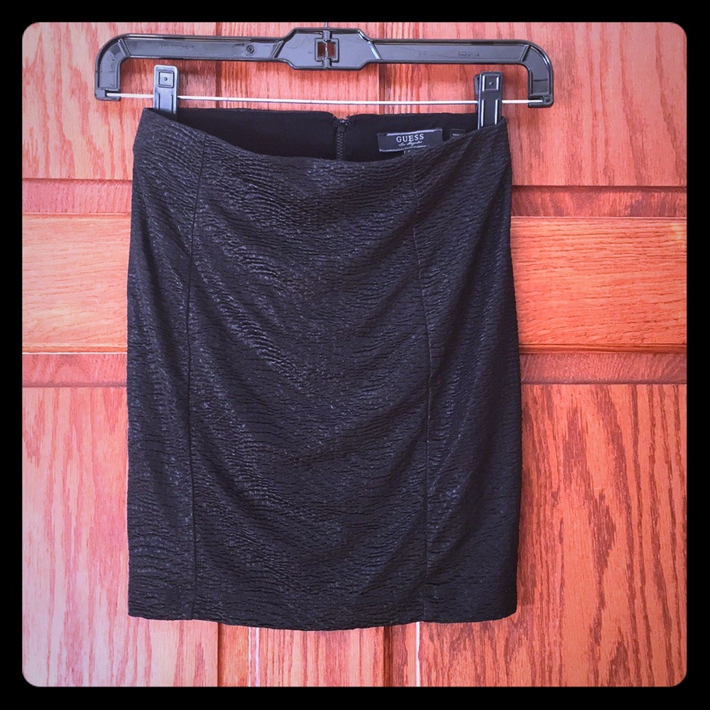GUESS - Stretchy Black Mini Skirt